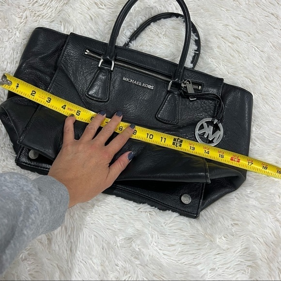 Michael Kors Sophie Saffiano Pebbled Leather Bag - Picture 6 of 11